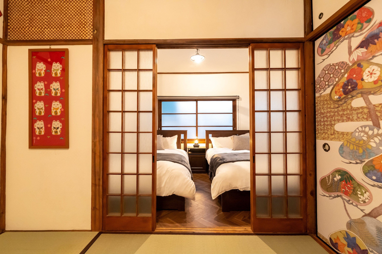 Bedroom 3, Karakara, Osaka