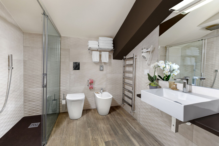 Bathroom 5, BHotel, Potenza