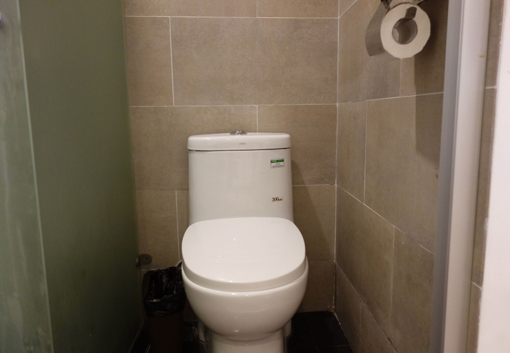 Bathroom 4, Hidden Garden International Youth Hostel - Oriental Pearl & Lujiazui, Shanghai