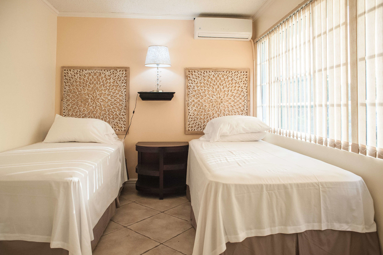 Bedroom 3, Seawind On the Bay - Apartments