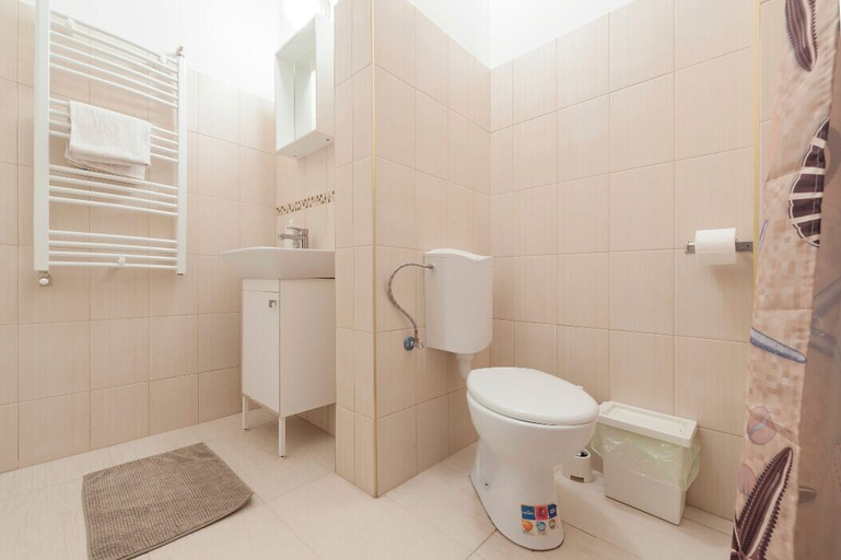 Bathroom, Home Apartment, Budapesti