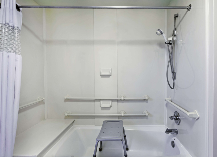 Bathroom 4, Hampton Inn Oklahoma City-Northwest, Oklahoma