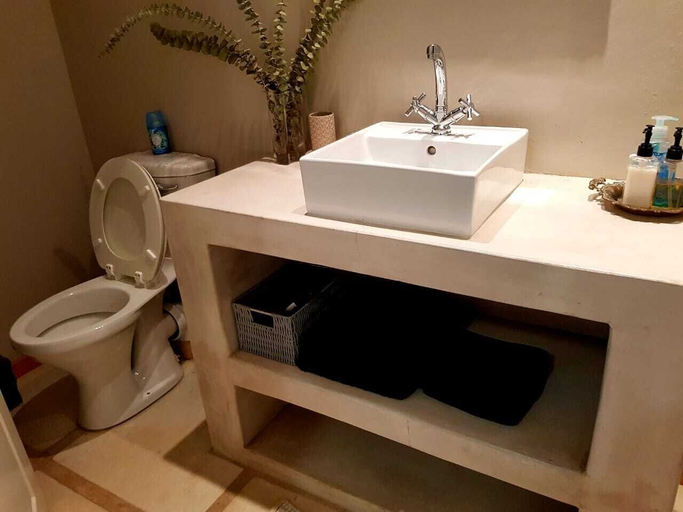 Bathroom 4, Eight on Tuin, Cape Winelands