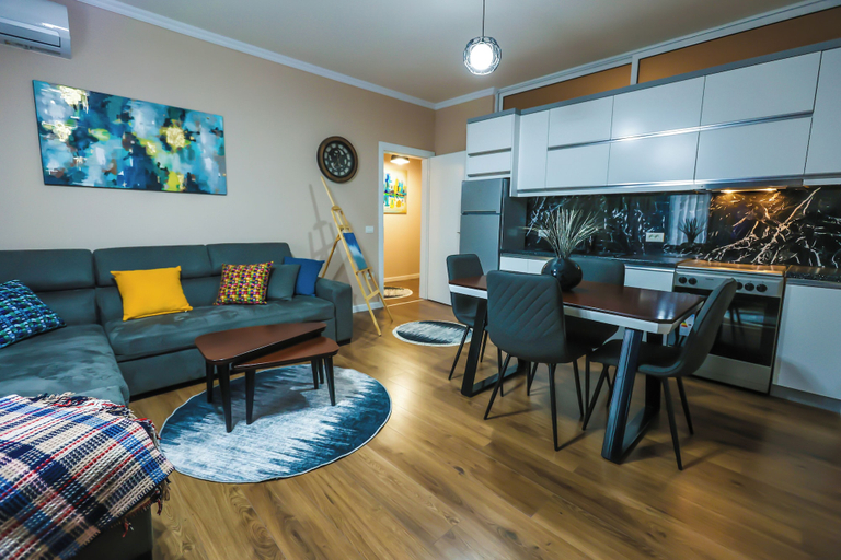 Others 4, Edea's Apartment, Korçës