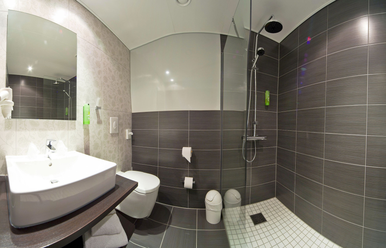 Bathroom 5, KEDI Hotel Papenburg, Emsland