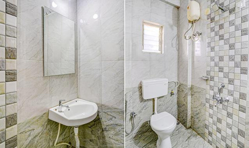 Bathroom 2, FabHotel Diamond Stay, Pune