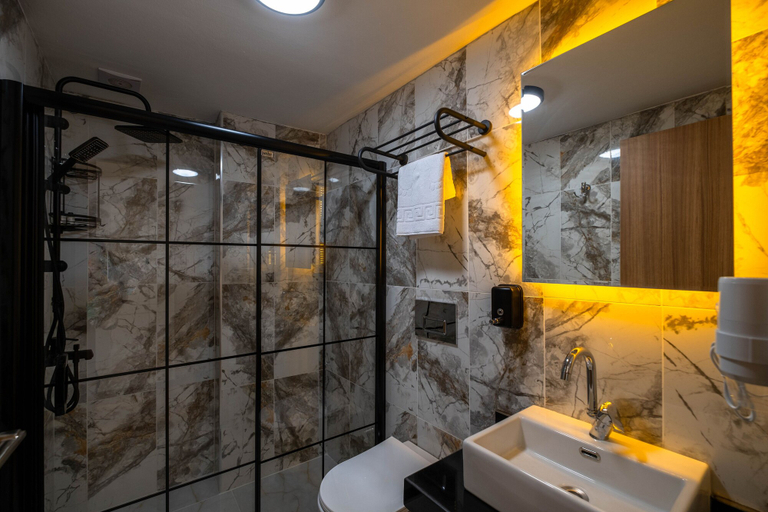 Bathroom 5, Hopefull Hotel, Fatih
