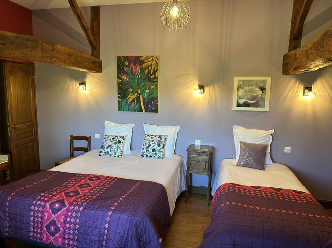 Bedroom 3, Chambres d'hôtes Le Puy d'Anché, Deux-Sèvres