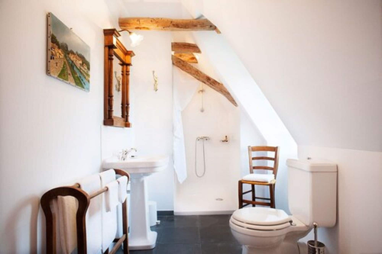 Bathroom, L'Ombrière, Dordogne