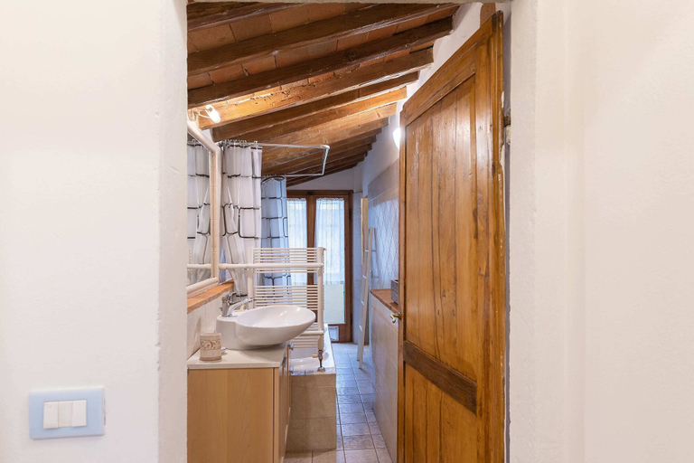 Bathroom 3, Sanzanobi Nest, Florence