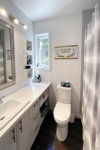 Bathroom 4, Croissant des Soleils - RVMT, Les Laurentides