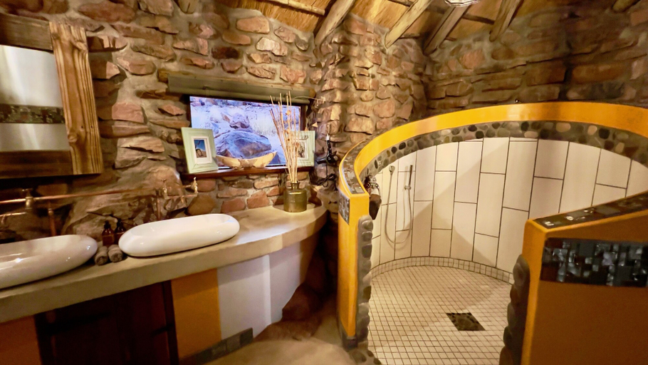 Bathroom 3, Namib Outpost l Ondili, Gibeon