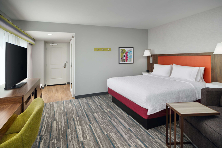 Bedroom 3, Hampton Inn Towson Downtown, Baltimore