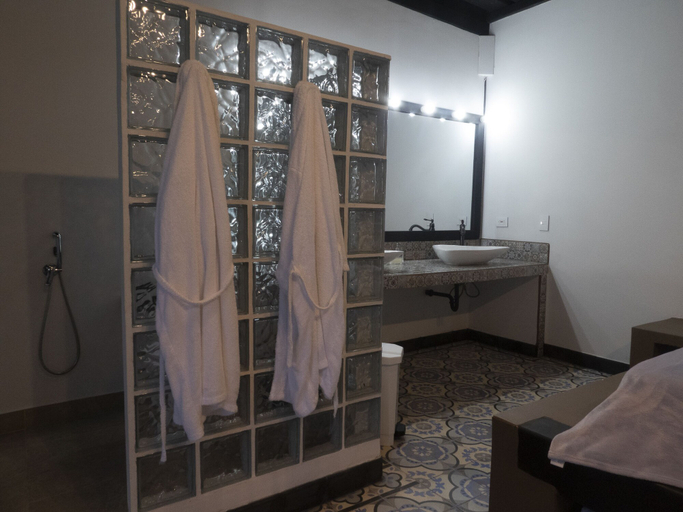 Bathroom 4, Finca Hotel Rosa Antonia, Calarcá