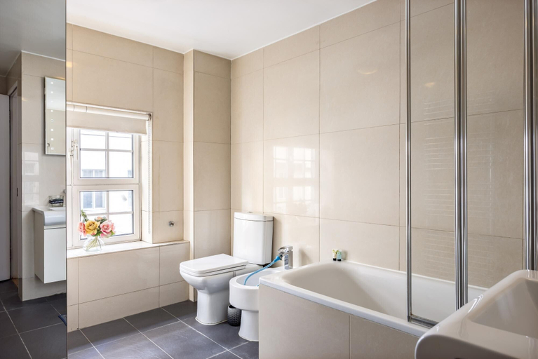 Others 5, Mayfair Park Lane Lux 2-bedroom Apartment, London