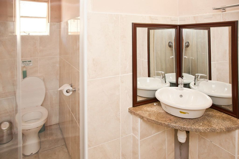 Bathroom 3, Red Stone Hills, Eden