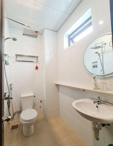 Bathroom 5, Quan Quan Hotel, Da Nang