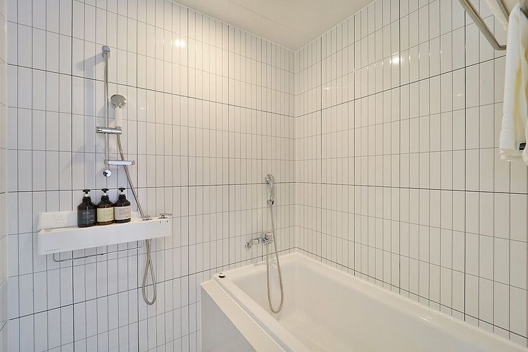 Bathroom 3, Browndot Busan Newport Signature, Jinhae