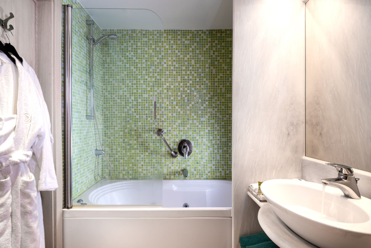 Bathroom 4, Minos Mare Royal, Crete