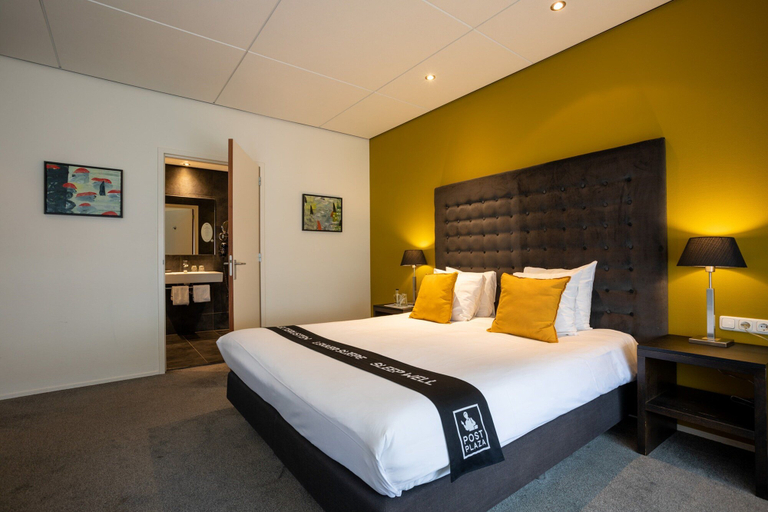 Bedroom 3, Post-Plaza Hotel & Grand Café, Leeuwarden
