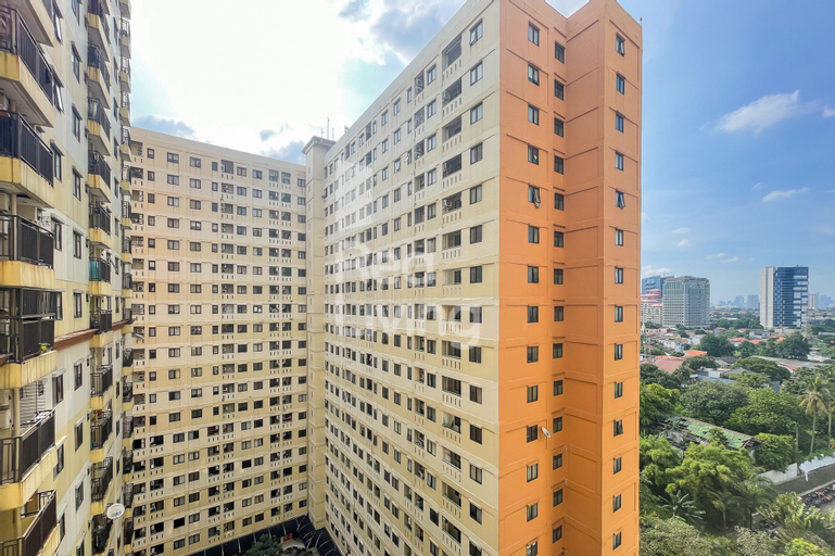 Exterior & Views 10