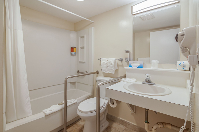 Bathroom 4, Fairways Inn of Naples, Collier