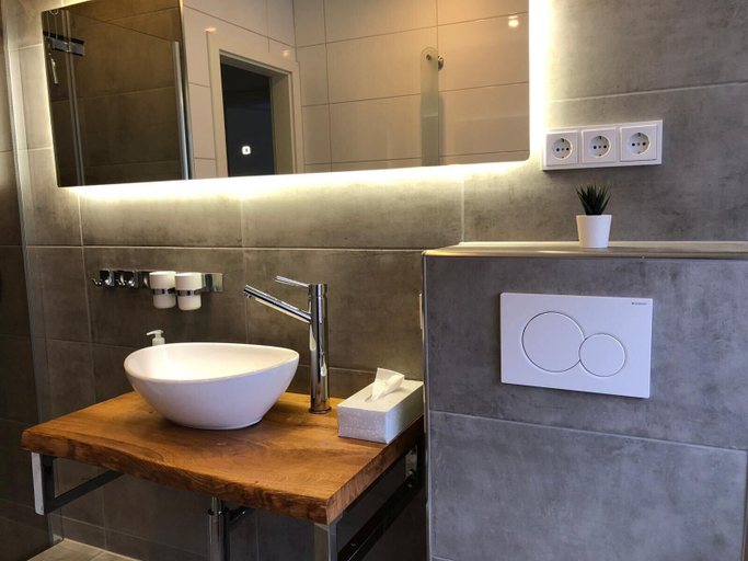Bathroom 3, GREEN PARK Apartment, Bremerhaven
