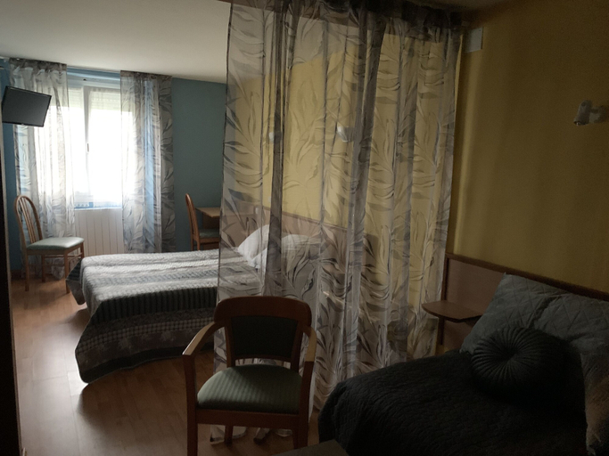 Bedroom 5, Domaine Le Colombié, Lot