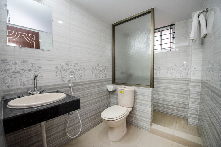 Bathroom 4, Hotel Ali Plaza, Sylhet