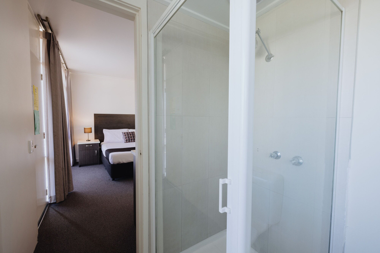 Bathroom 4, Comfort Inn Traralgon, Latrobe - Traralgon