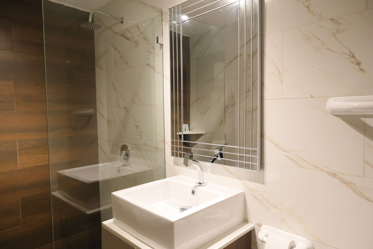 Bathroom 4, Hotel Sada, Guayaquil