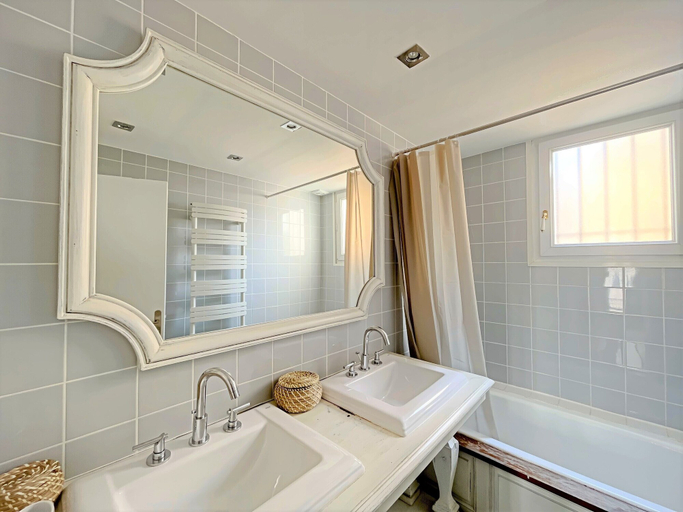 Bathroom 3, Modern Apartment 20 m from the Sea, Alpes-Maritimes
