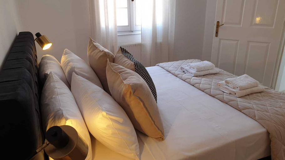 Bedroom 2, Sivotahomes-family, Epirus