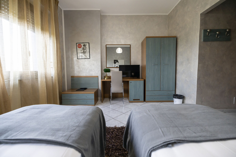 Bedroom 3, Hotel Piccolo Allamano, Torino