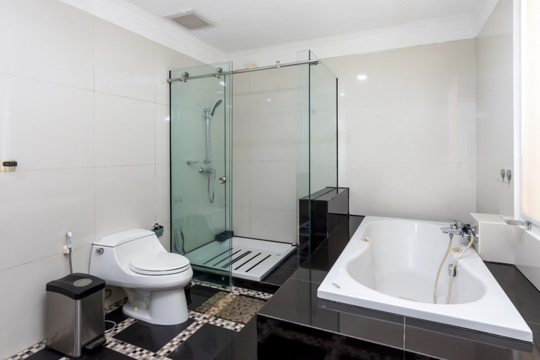 Bathroom 4, TJ White Villa 670m2 with Private Pool and Outstanding View by GLOBALSTAY, Badung