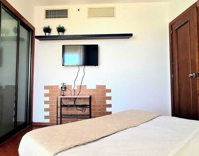 Bedroom 4, 1007Go to Bat Yam Center