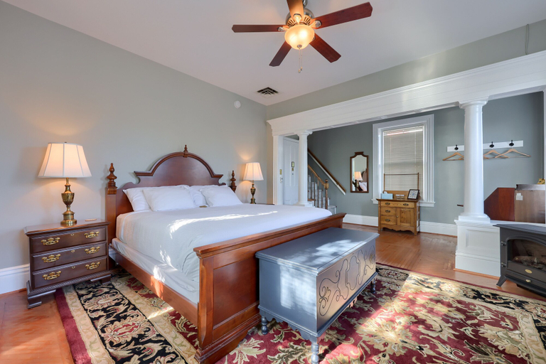 Bedroom 2, The Alden House, Lancaster