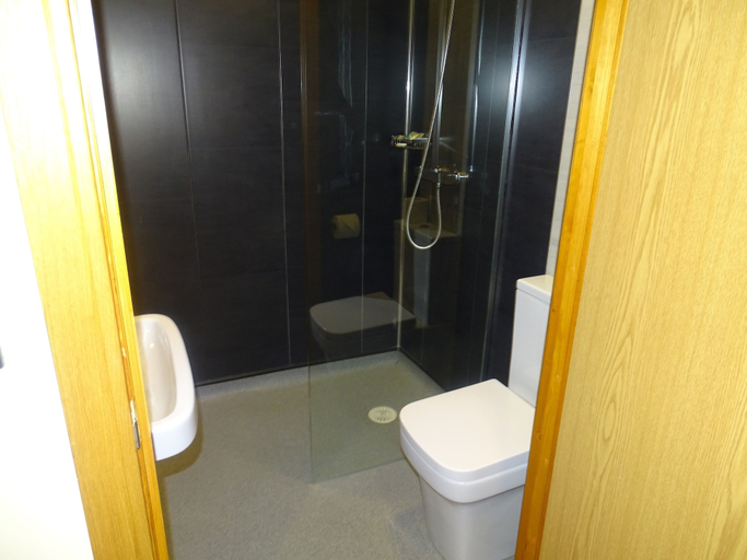 Bathroom 3, Oddfellows Hotel Bar & Restaurant, North Yorkshire