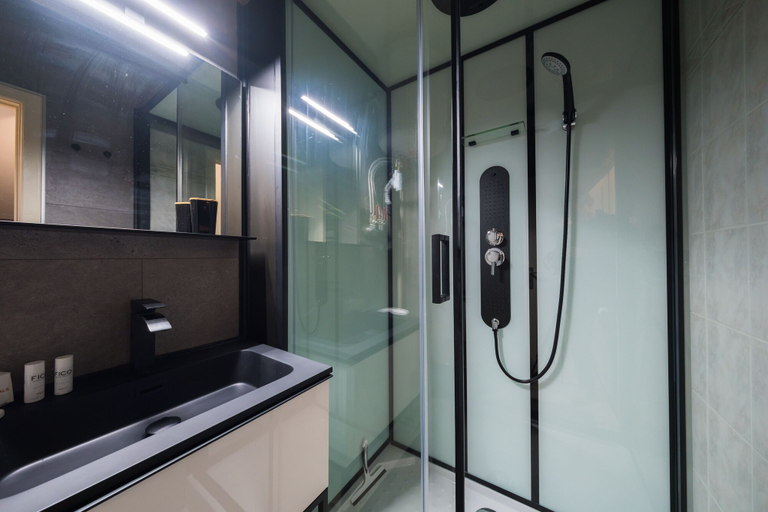Bathroom 3, Westend Palace, West-Vlaanderen