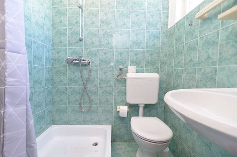 Bathroom 3, Apartment 623, Fažana