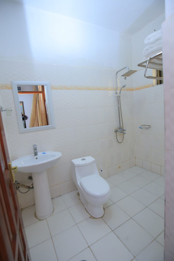 Bathroom 3, Frontiers Hotel & Lodges LTD, Entebbe
