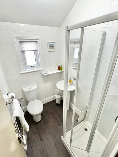 Bathroom 3, Belle Dene Guest House, Torbay