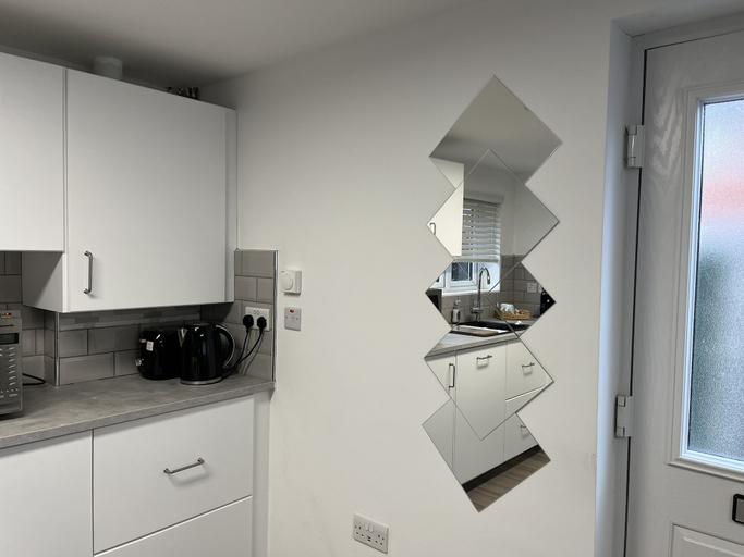 Others 4, Studio Appt - Sleeps 2 - Free Parking - 5min-metro, Manchester