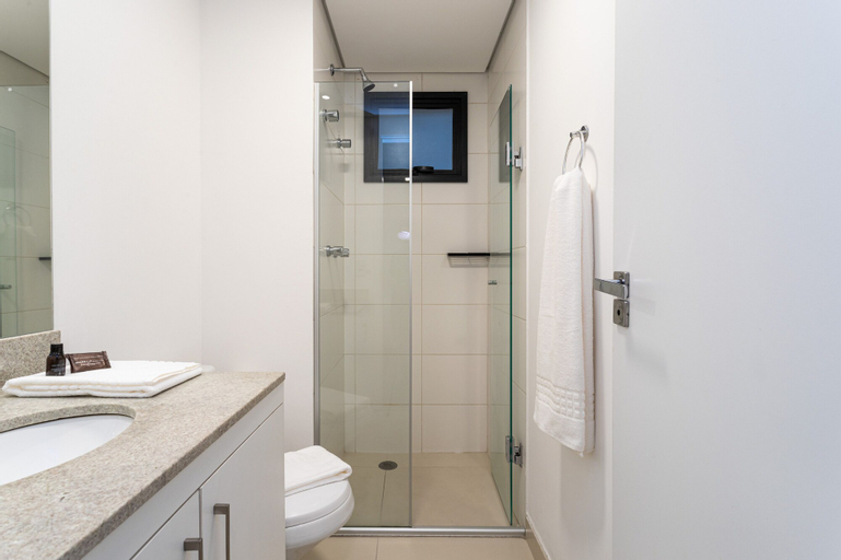 Bathroom 14