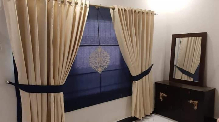 Bedroom 2, Hotel Royal Defence, Lahore