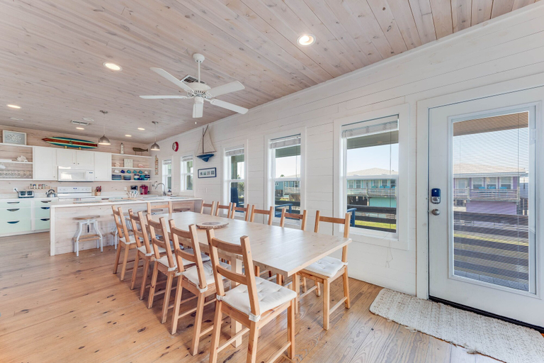 Food & Drinks, Best Little Shore House in Texas!, Nueces