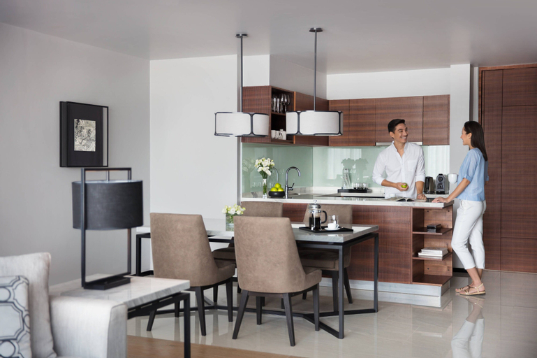 Dining Room 10