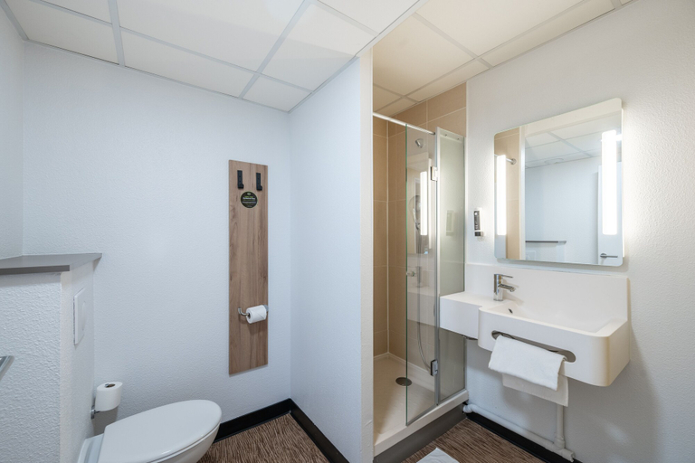 Bathroom 4, B&B HOTEL Sélestat Centre-Alsace, Bas-Rhin