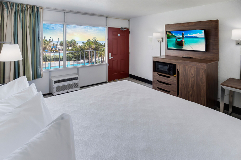Bedroom 4, Blu Atlantic Oceanfront Hotel & Suites, Horry