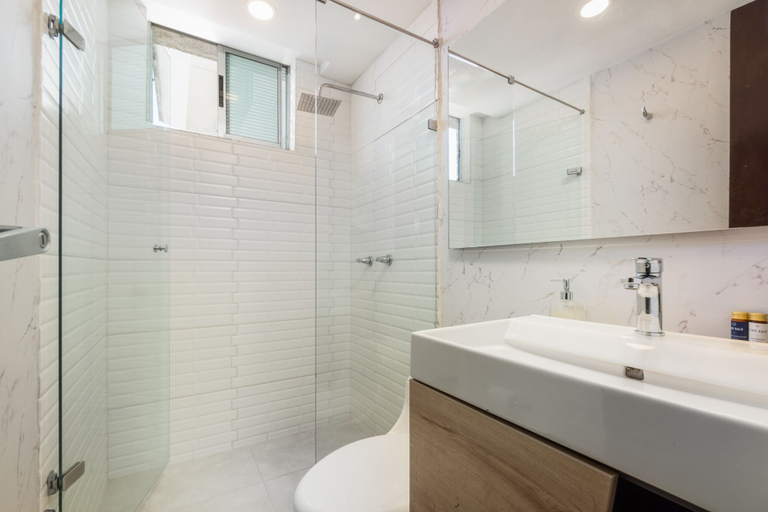 Bathroom 4, Apartamentos Poblado Alejandría by HOUSY HOST, Medellín